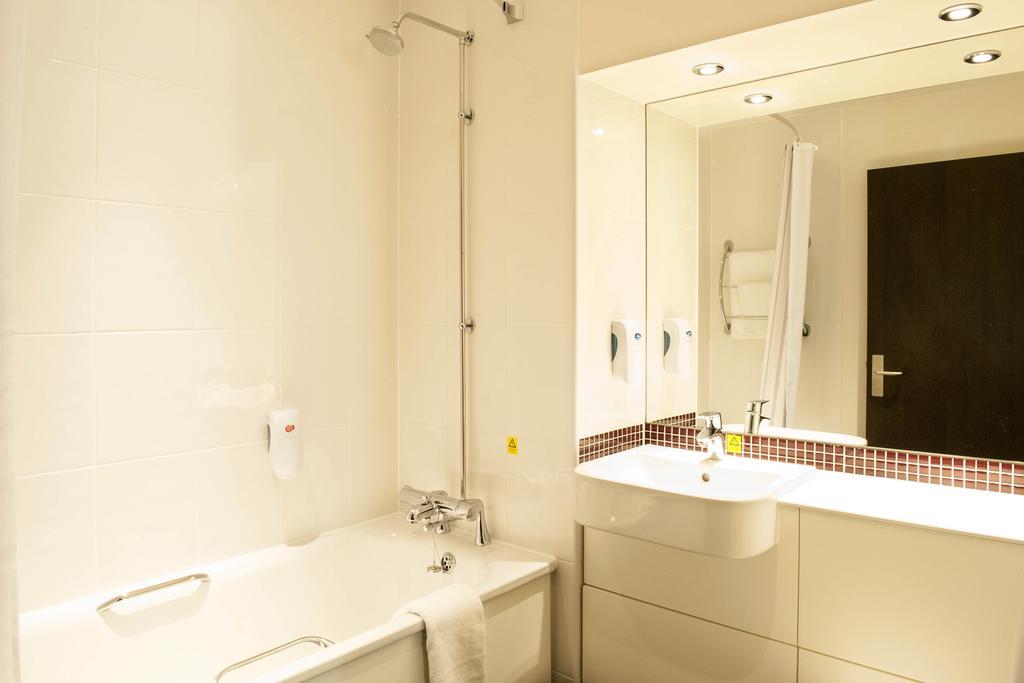 Premier Inn Aberdeen Airport - Dyce Zimmer foto