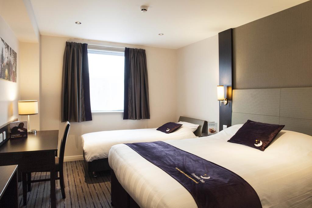 Premier Inn Aberdeen Airport - Dyce Zimmer foto